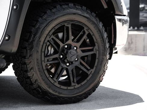 Used 2018 Toyota Tundra SR5 w/ SR5 Upgrade Package AWD/4WD image 57