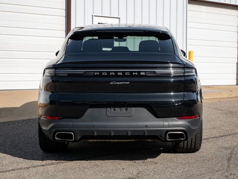 Used 2025 Porsche Cayenne E-Hybrid Coupe image 6