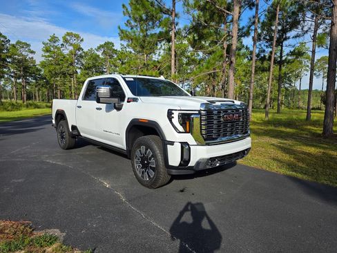 New 2026 GMC Sierra 2500 Denali w/ Denali Reserve Package AWD/4WD image 7