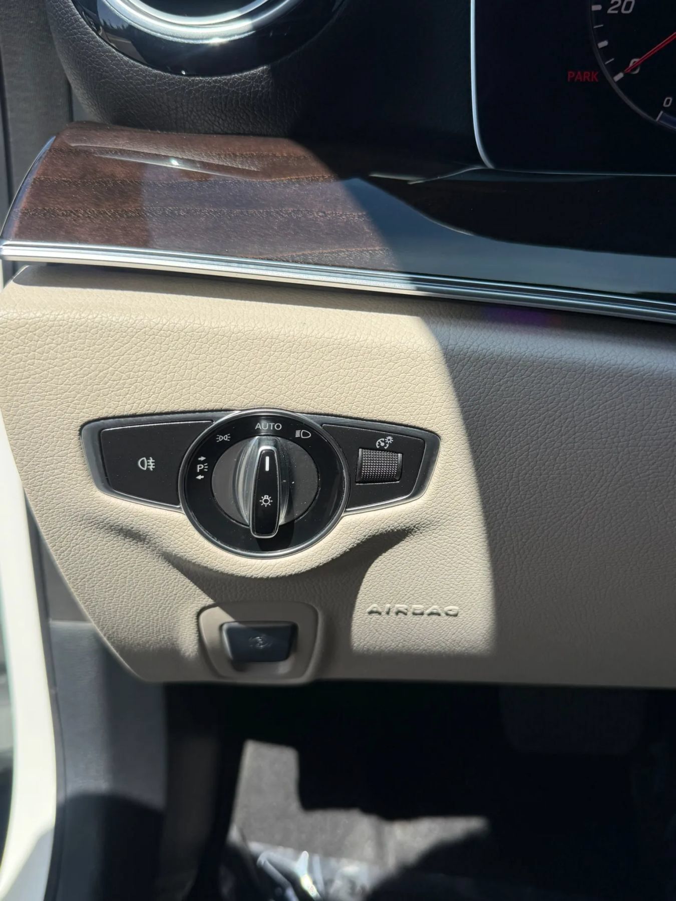 Used 2020 Mercedes-Benz E 350 Sedan image 27