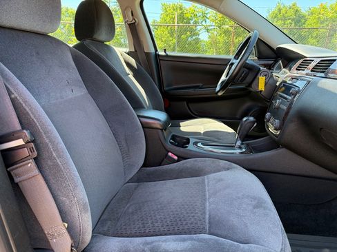 Used 2013 Chevrolet Impala LT FWD image 9