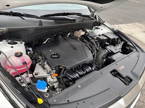 Used 2025 Kia Sportage LX image 27