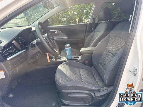 Used 2020 Kia Niro LX FWD image 12