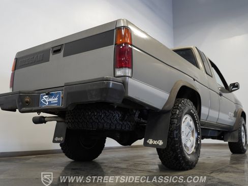 Used 1989 Nissan Pickup 4x4 King Cab V6 image 30