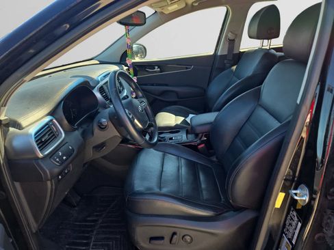 Used 2019 Kia Sorento EX image 9