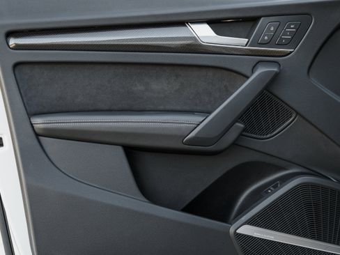 Used 2024 Audi SQ5 Prestige w/ Prestige Package image 23