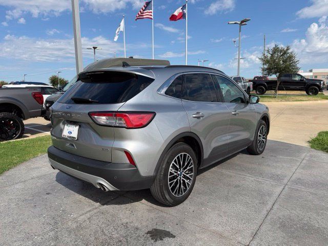 Used 2022 Ford Escape Titanium w/ Titanium Premium Package FWD image 7