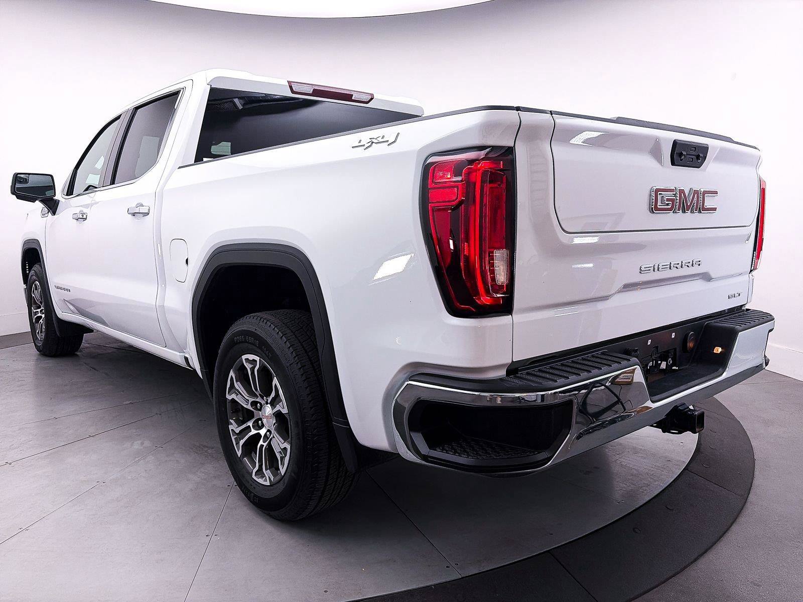 Used 2024 GMC Sierra 1500 SLT AWD/4WD image 13