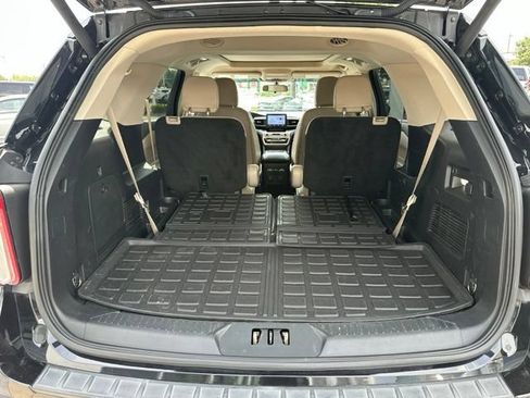 Used 2021 Ford Explorer XLT w/ Equipment Group 202A RWD image 21