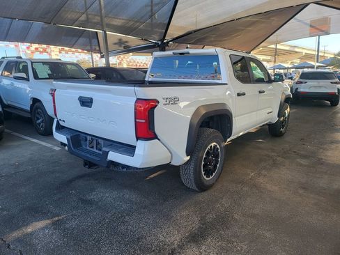 Used 2025 Toyota Tacoma TRD Off-Road image 4