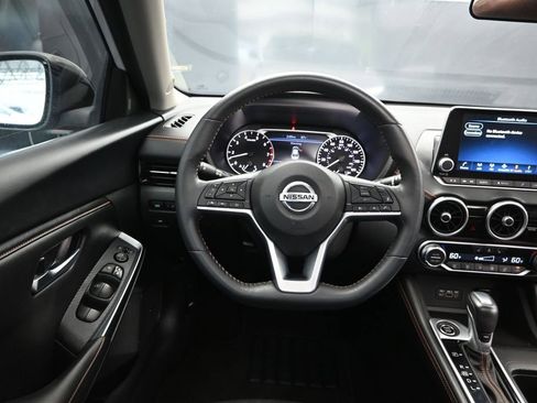Used 2023 Nissan Sentra SR w/ SR Premium Package FWD image 29
