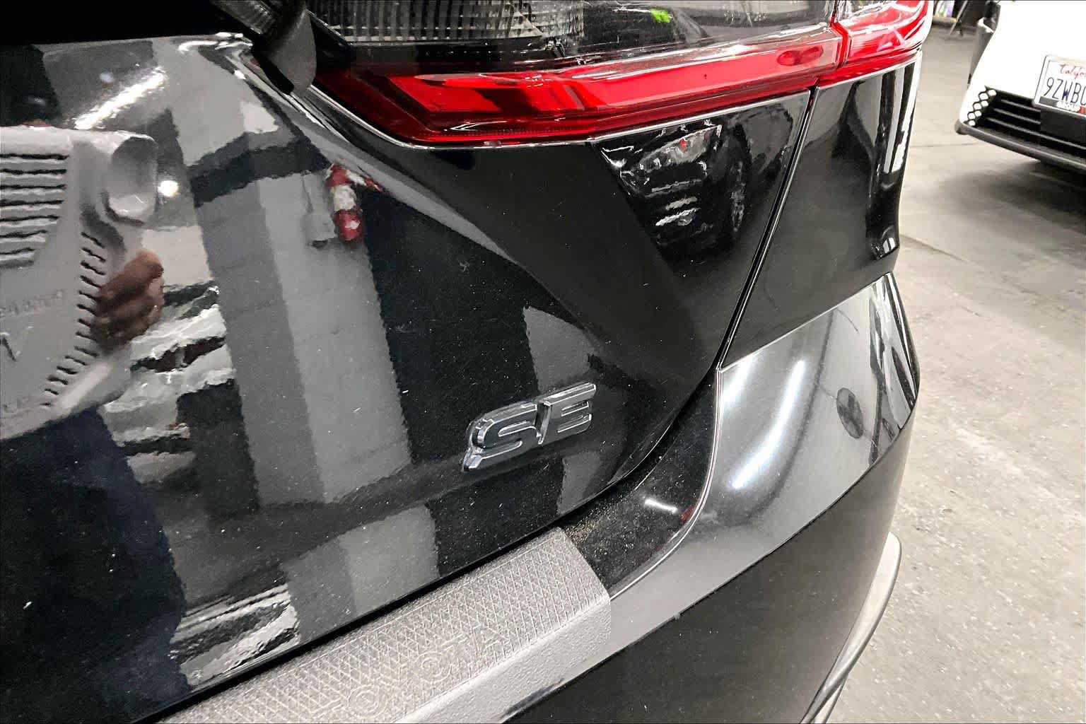 Used 2026 Toyota Camry SE FWD image 9