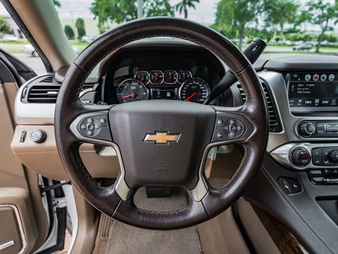 Used 2019 Chevrolet Suburban LT RWD image 23