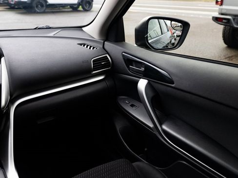 Used 2019 Mitsubishi Eclipse Cross ES image 10