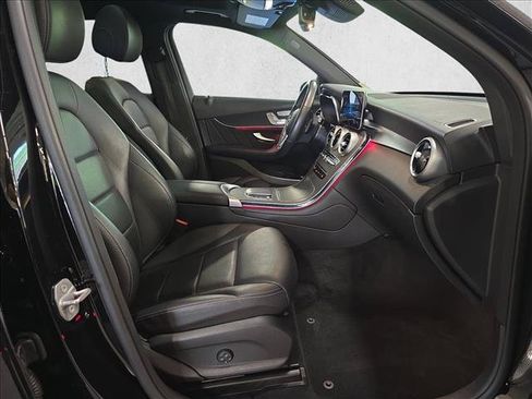 Used 2021 Mercedes-Benz GLC 300 4MATIC image 10