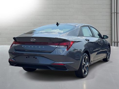 Used 2023 Hyundai Elantra SEL w/ Convenience Package FWD image 5