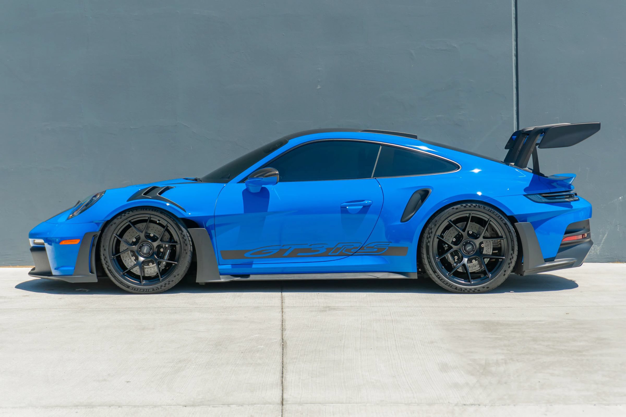 Used 2024 Porsche 911 GT3 RS RWD image 2
