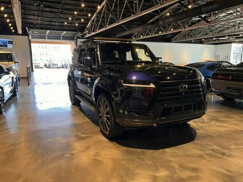 Used 2024 Lexus GX 550 w/ Accessory Package (31) image 7