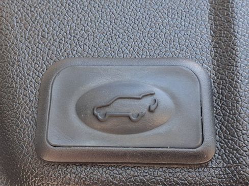 Used 2016 Buick Enclave Leather AWD/4WD image 10