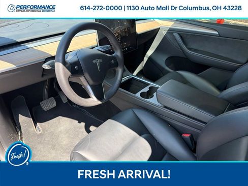 Used 2024 Tesla Model Y Long Range AWD/4WD image 11