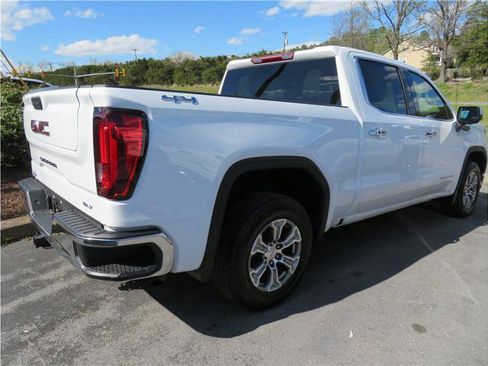 Used 2025 GMC Sierra 1500 SLT image 2