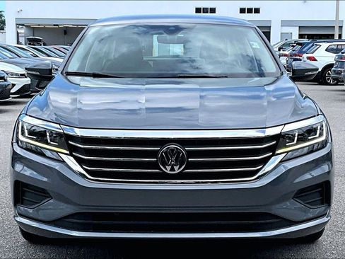 Certified 2020 Volkswagen Passat 2.0T SE FWD image 10