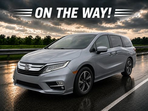 Used 2018 Honda Odyssey Touring image 1