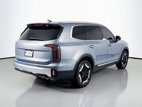 Used 2023 Kia Telluride EX w/ EX Captain's Chair Package image 5