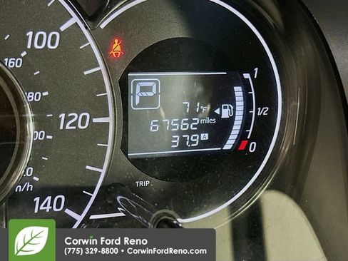 Used 2016 Nissan Versa Note SV FWD image 12