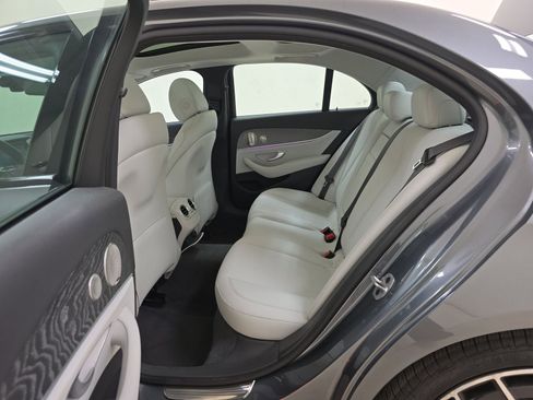 Used 2022 Mercedes-Benz E 350 Sedan w/ AMG Line Exterior image 3