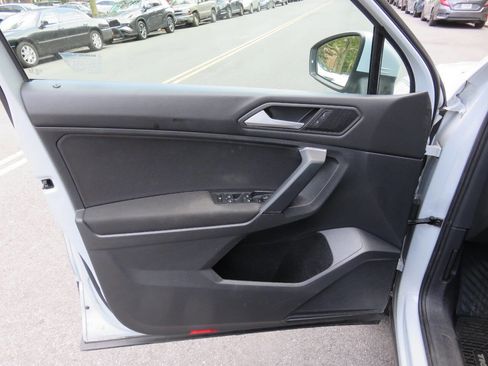 Used 2019 Volkswagen Tiguan S image 26