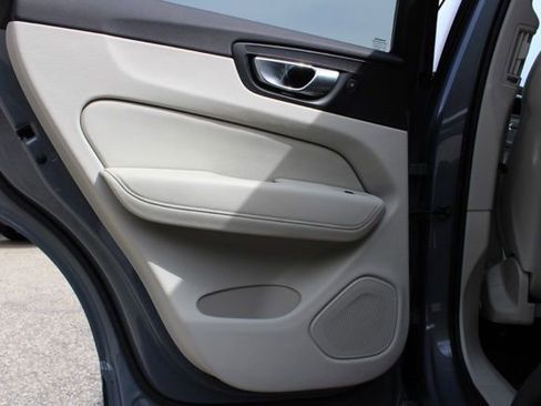 Certified 2023 Volvo XC60 B5 Plus AWD/4WD image 24