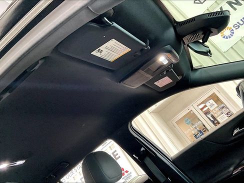 Used 2025 Chevrolet Equinox LT AWD/4WD image 13