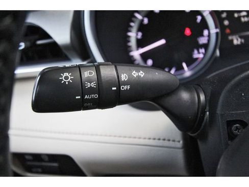 Used 2023 Toyota Highlander XLE image 17