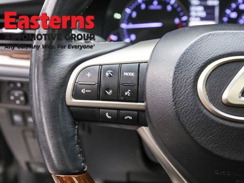 Used 2018 Lexus ES 350 w/ Luxury Package w/Wood Trim FWD image 15