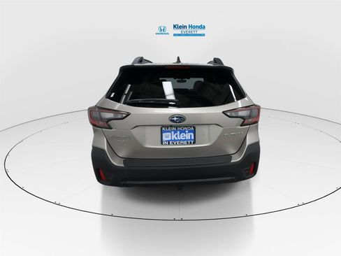 Used 2020 Subaru Outback Premium AWD/4WD image 9
