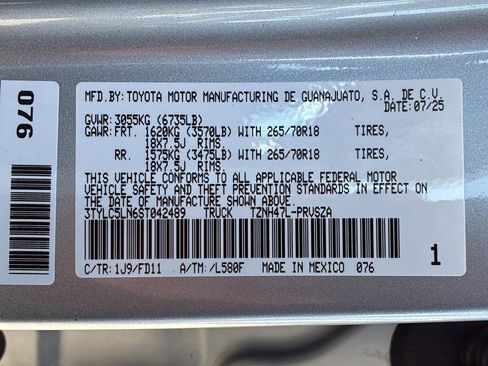 Used 2025 Toyota Tacoma TRD Off-Road AWD/4WD image 29