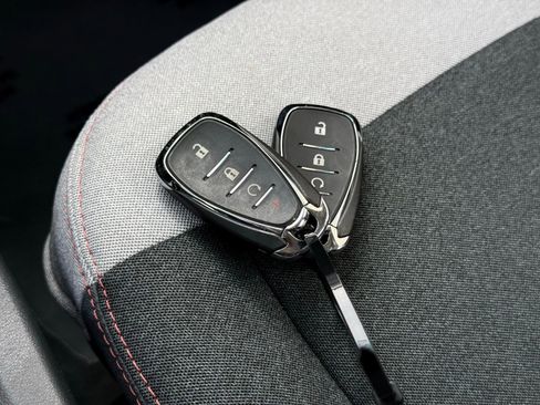 Used 2019 Chevrolet Bolt LT FWD image 41