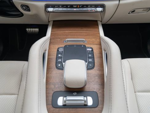 Used 2023 Mercedes-Benz GLS 450 4MATIC image 42