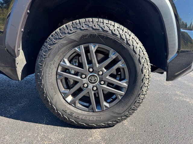 Used 2024 Toyota Tundra SR5 w/ SR5 Convenience Package AWD/4WD image 9