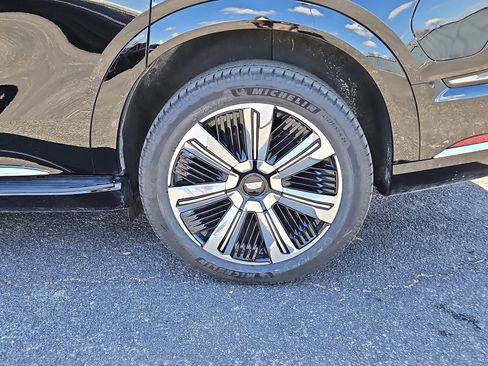 New 2025 Cadillac Escalade IQ Luxury 1 w/ Smart Trailering package image 3