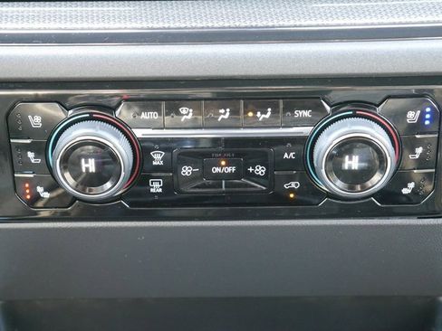 Used 2023 Chevrolet Silverado 1500 ZR2 w/ Technology Package image 24