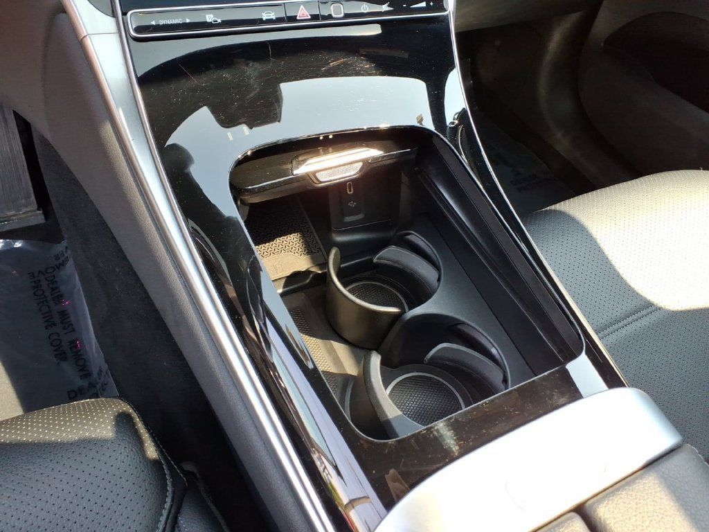 Used 2023 Mercedes-Benz GLC 300 4MATIC image 10