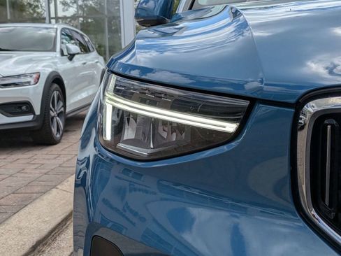 Used 2023 Volvo XC40 B5 Plus w/ Protection Package Premier image 10