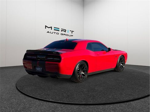 Used 2016 Dodge Challenger SRT Hellcat image 9