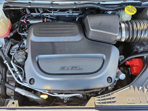 Used 2022 Chrysler Pacifica Limited image 20