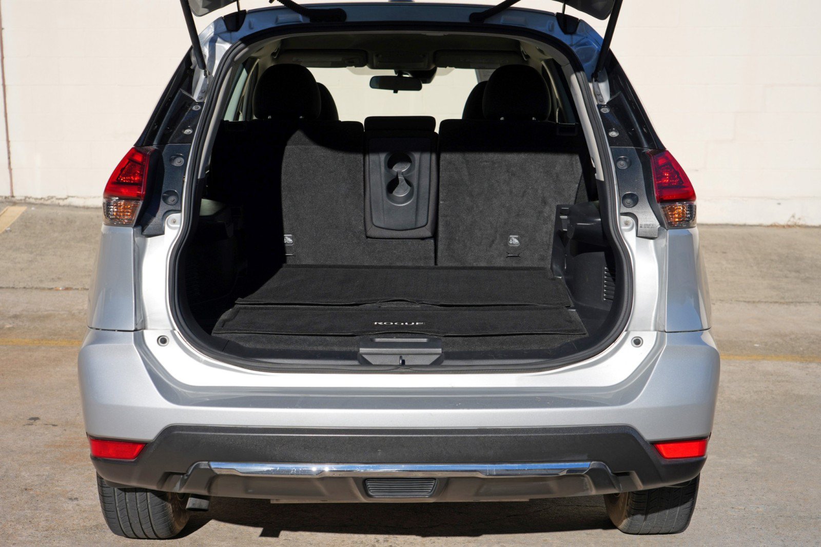 Used 2019 Nissan Rogue S FWD image 9