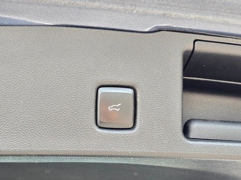 Used 2020 Ford Escape Titanium w/ Titanium Premium Package 2.0 image 15