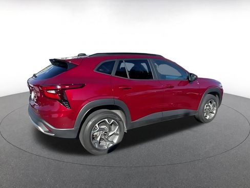 Used 2025 Chevrolet Trax LT w/ LT Convenience Package image 15