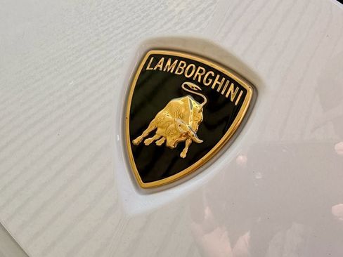 Used 2021 Lamborghini Urus AWD/4WD image 62